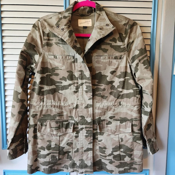 Universal Thread Jackets & Blazers - Universal Thread Grey Camo Jacket